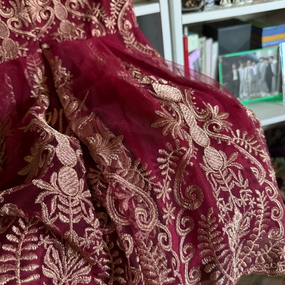 Alter’d State Sz large Burgandy and Gold Lace Sleeveless Dress V neck. - Picture 8 of 9